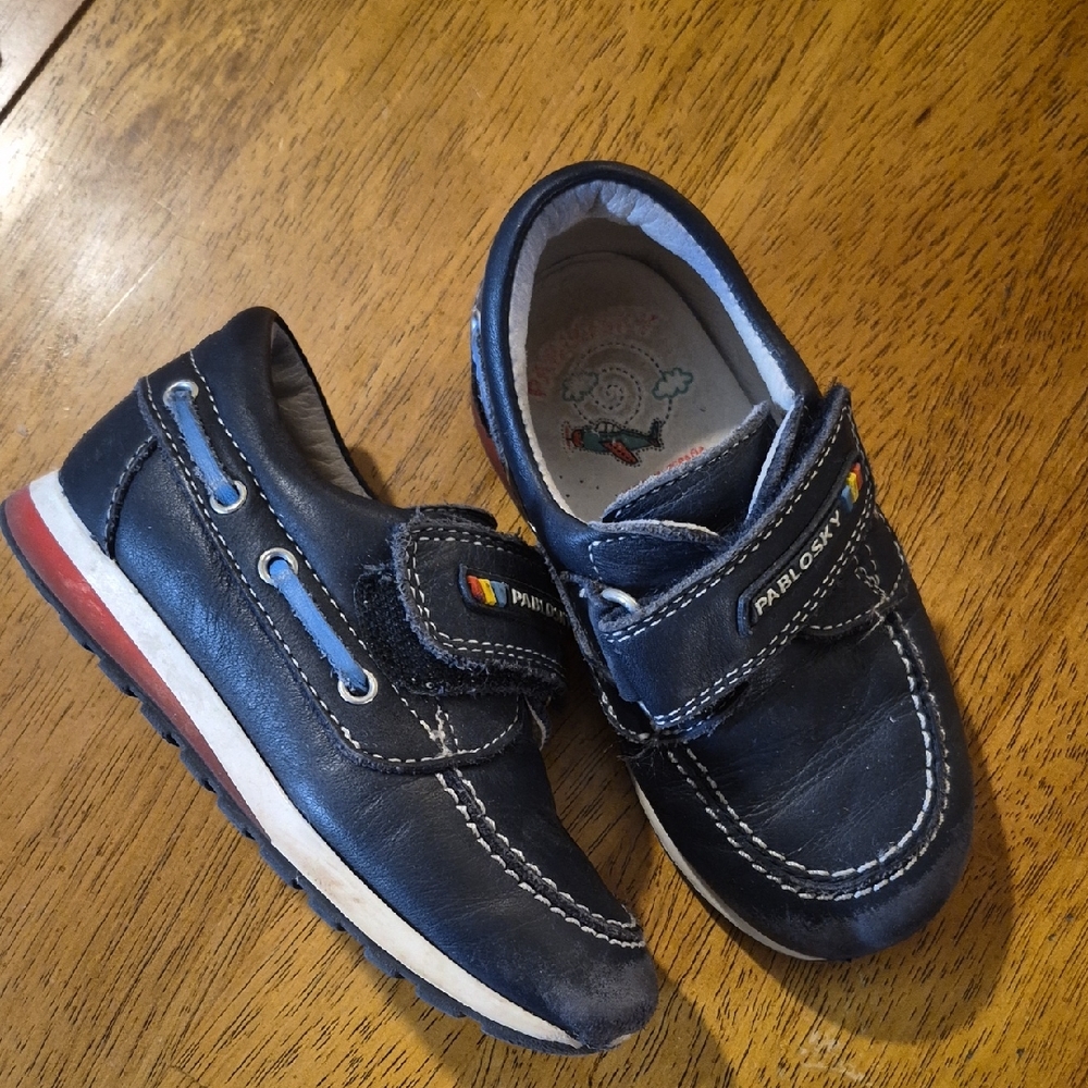 Pablosky Kids Navy Leather Velcro Shoes